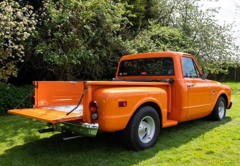 sarahcrabtreee's tweet photo. Your daily dose of Vitamin C is here!
π§‘ https://t.co/cEBpC7dHKi
#orangegoodness #chevy https://t.co/MkgU6OU8F0