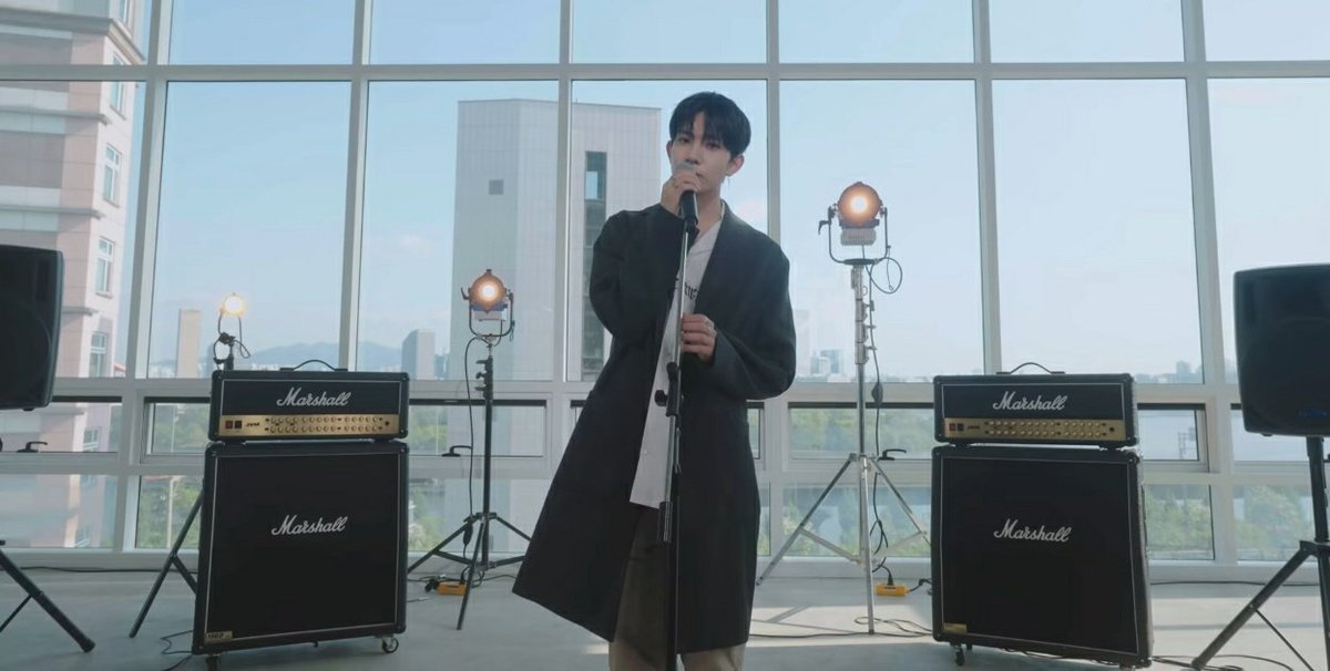 1015ace_'s tweet photo. Have u ever seen someone like #Heeseung?  he's soo talented and even his looks are amazing. How can he exist in the same world as i exist? It's suprising. It's like God put 15 of his favorites in 1 boy https://t.co/UOG2OtoX81