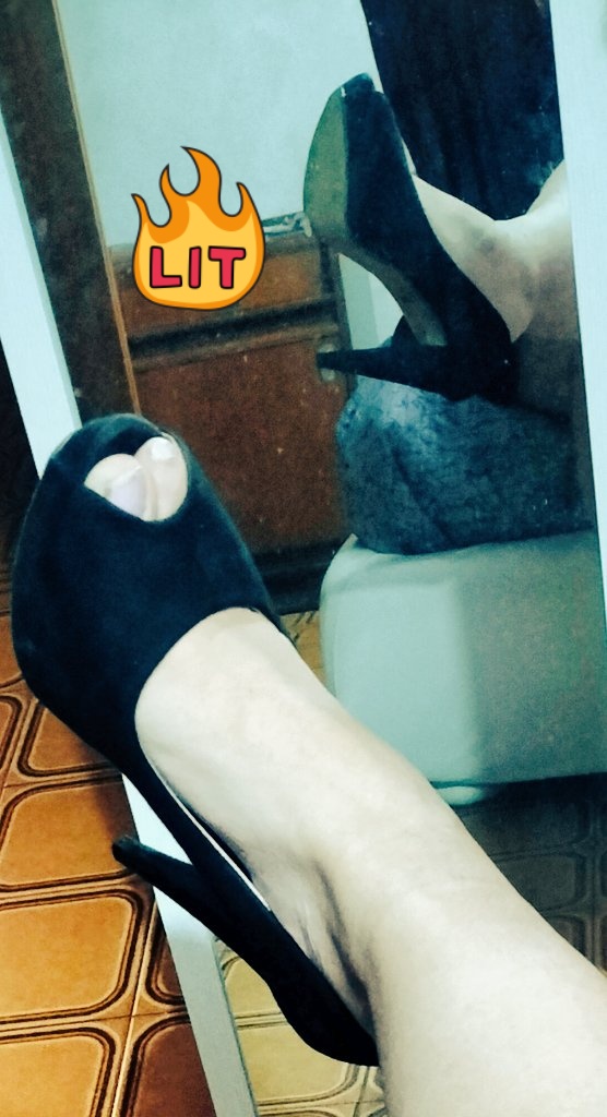Claudia88hot's tweet photo. I tacchi fanno male....ma se usati bene provocano moolto piacere 🔥🔥🔥 https://t.co/3DI39bbdAS
