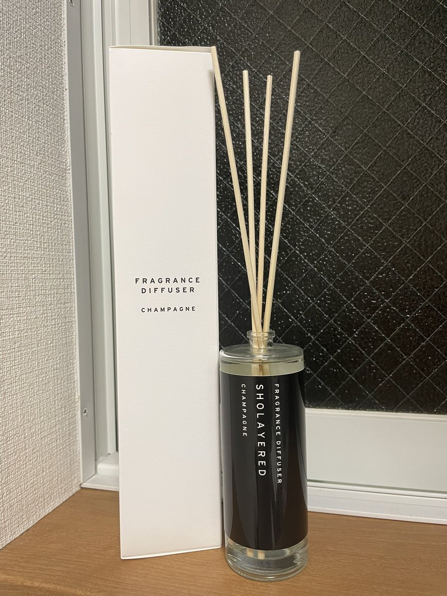 misono_2003's tweet photo. ルミネエスト新宿４Ｆの｢LAYERED FRAGRANCE｣ってお店で素敵なお兄さんに選んでもらったお部屋のフレグランス！

このシャンパンの香り好き好き言ってたら帰る時にお姉さんがこの香りのハンドクリームつけてくれて幸せ気分で帰宅😊 https://t.co/BfZtUcom1N