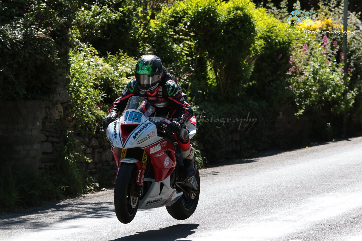 Pre TT Classic: Herbertson Excels, Records Broke, Photo by Nick Wheeler 

roadracingnews.co.uk/pre-tt-classic…