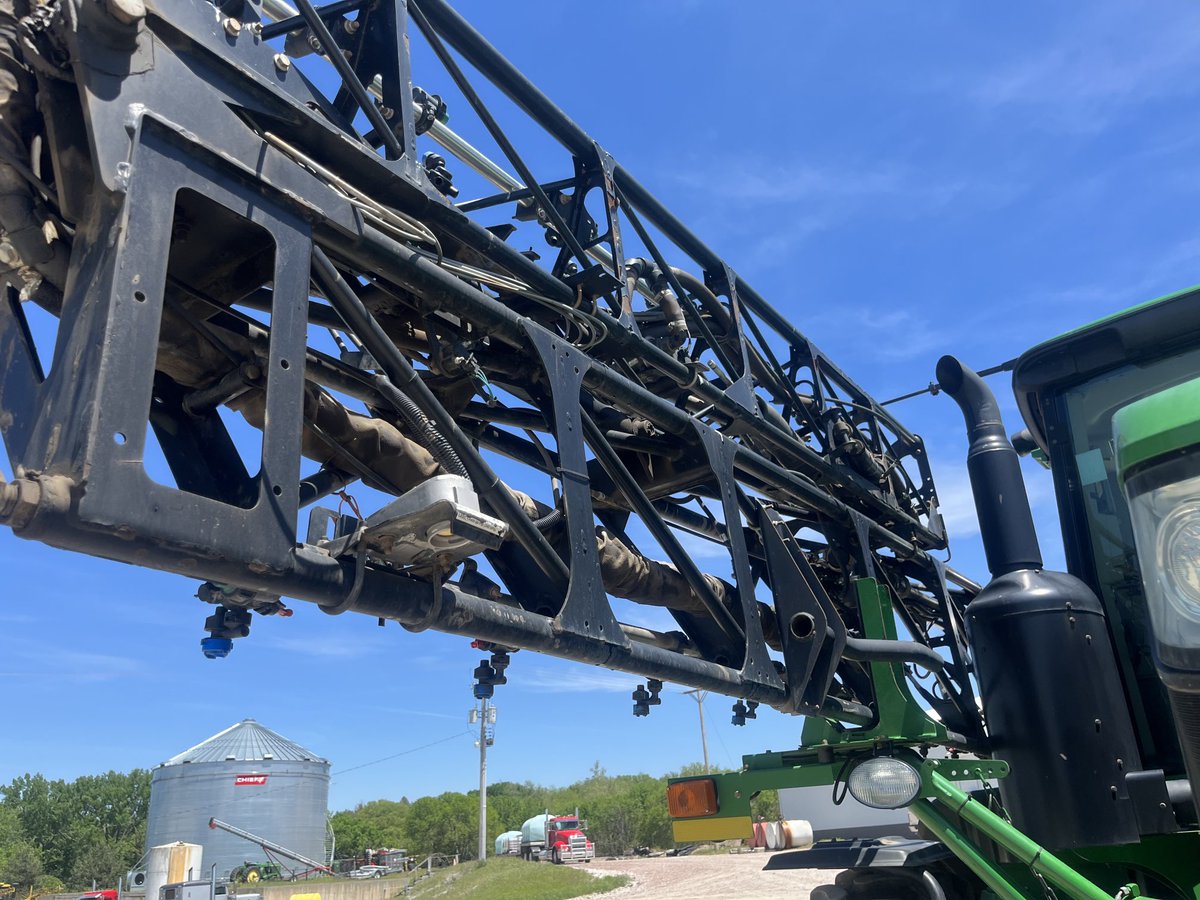 Johnson_Ag54's tweet photo. ⁦⁦@MachineryPete⁩   '14 4940  120', loaded up, $135k with floats and a globe.  Great rubber and 2630 has activations.  RTs appreciated https://t.co/vRljylLlpf