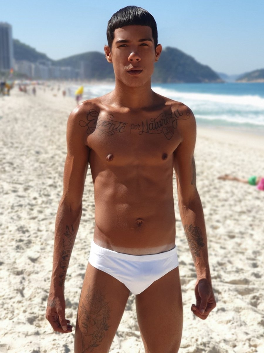 BoyNeon07's tweet photo. Rj continua lindo 🥵 @RaymondLeeo https://t.co/SPTTV9TcyN