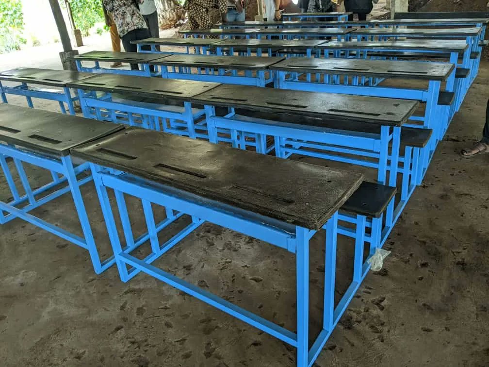 vert_togo's tweet photo. Des #tables-bancs à partir de #déchets #plastiques : Le pari de l’ #ONG #ENPRO
👇👇👇👇
https://t.co/Ezhezth9TG
@edemdalmeida @JVertEs_Ge @senalouka @ClimateChance @UNEP_Francais @AfricaMutandi https://t.co/4PAPl548Kr