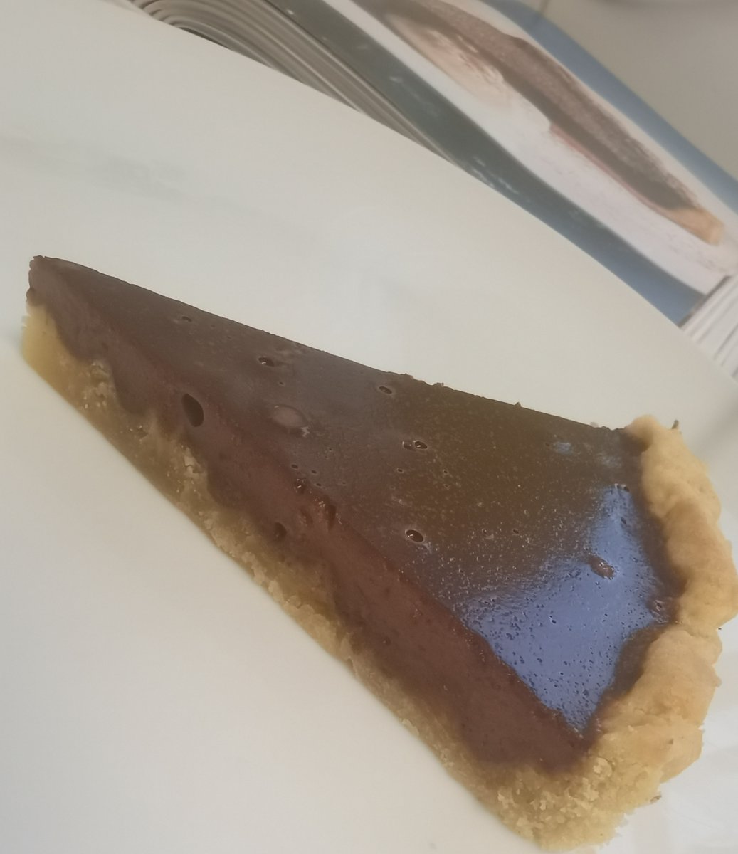 ACakes2021's tweet photo. Chocolate custard tart 🍫🥧

A creamy filling of smooth custard and dark chocolate. Best served warm.

£5 https://t.co/VbQMboYD7f
