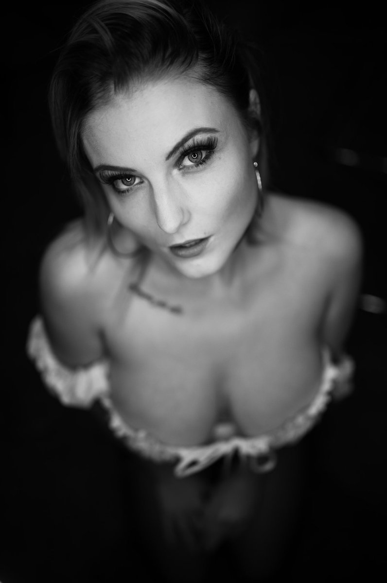 MrMrsB13's tweet photo. Regarde-moi 😈

RT si tu aimes 💕 https://t.co/ROkJhT5gwE