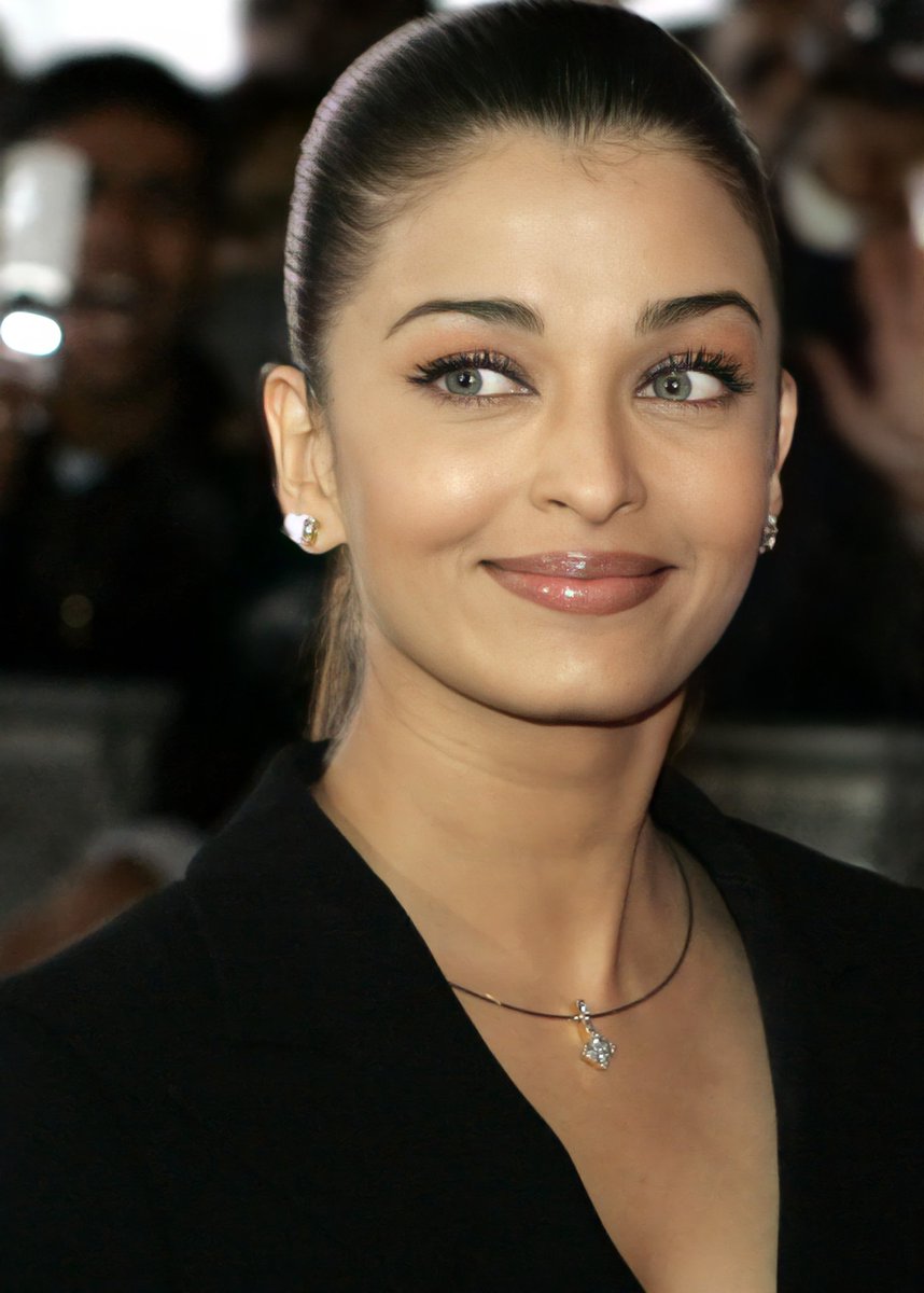 BibaswanM's tweet photo. Adrien Brody said to #AishwaryaRaiBachchan
"Let's Do A Film Together"
at #Cannes2015 https://t.co/JOiIYZUCKF
