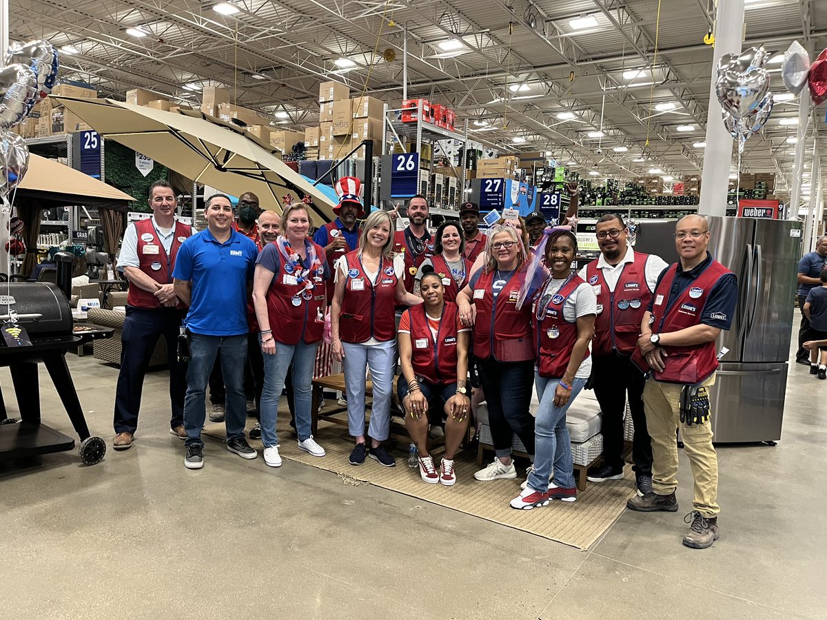 kristiezw's tweet photo. Last stop of the D813 Memorial Day tour! Finished up by recognizing two associates that have been driving SMART behaviors all weekend!@CardJerrid @GotoLowes @BlueBoxR1 @GallianoScott @MelindaCounts @BenitoKomadina @KristenBingman6 @FerdGonzalez01 https://t.co/E9lhKQslTt