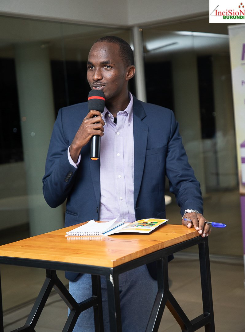 The evening ended with the speech of the InciSioN Burundi Chairman MUHETO Roberto who showed that the National Working Group, with less than 5 years here in Burundi and which campaigns for access to safe surgical, obstetrics and anesthetisia care,