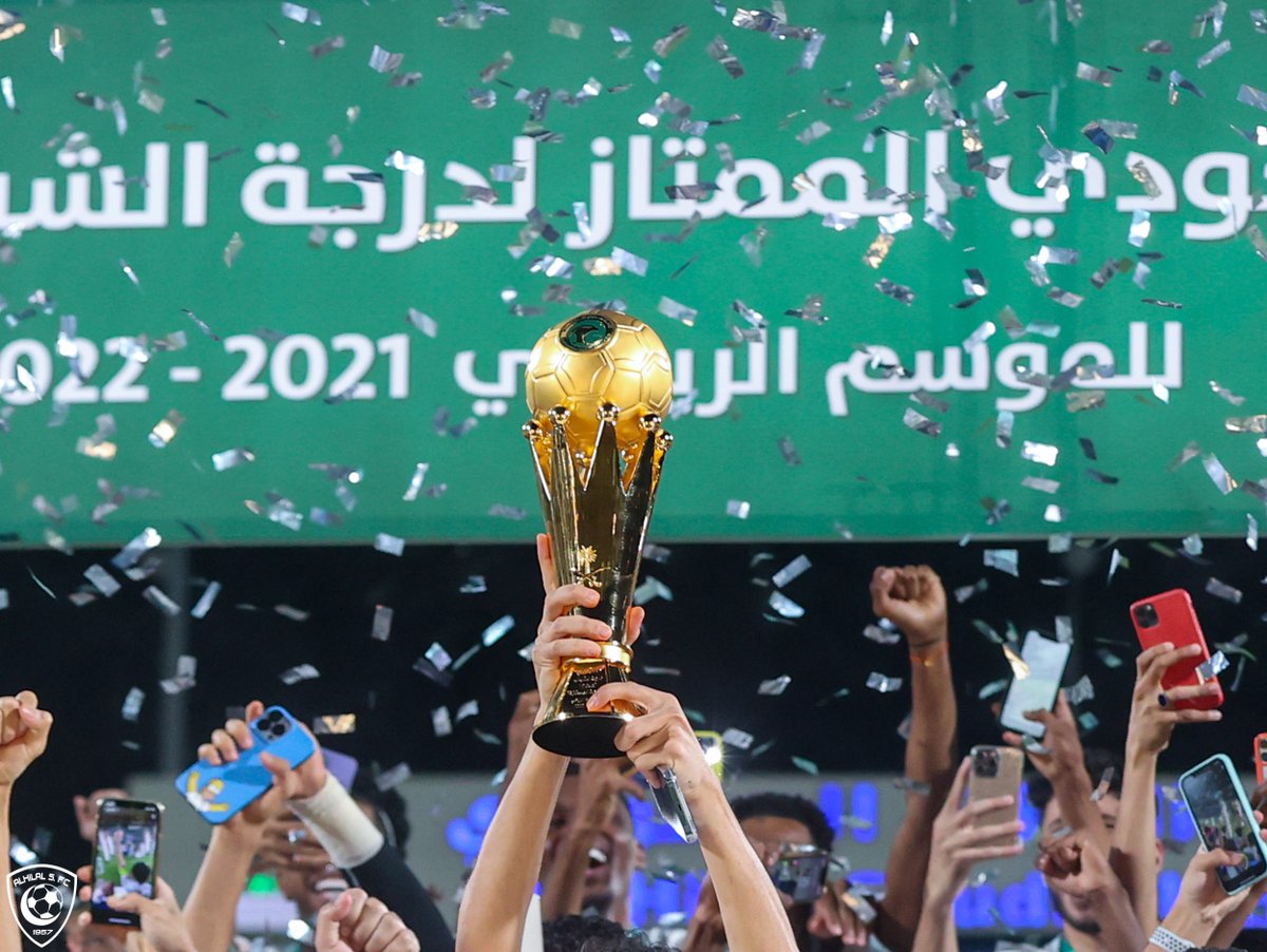 Alhilal_EN's tweet photo. 🏆 2nd League title in a row 🏆
Blue-gold generation 💙🥇
#AlHilal 🔝 https://t.co/leF2cZGMWU