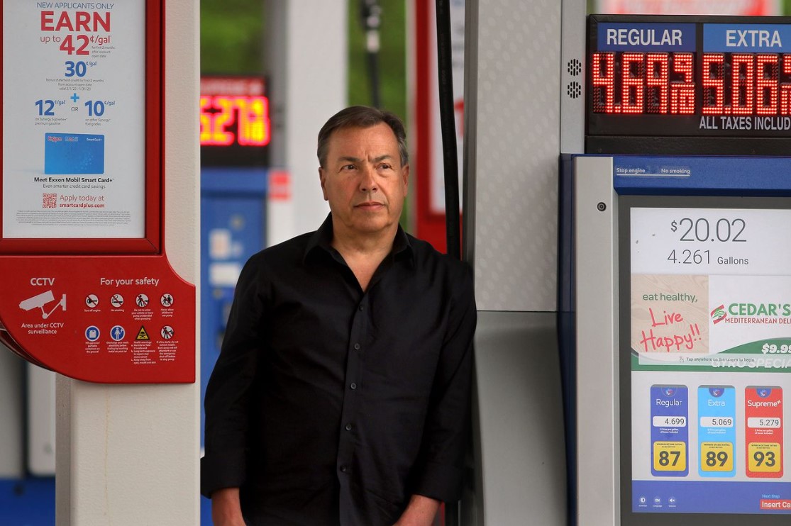 DoverFS's tweet photo. With fluctuating fuel prices, it's not just motorists who hate the sky-high prices. Read this article from the @BostonGlobe, to find why it's important for site & network owners to increase other revenue opportunities: https://t.co/iFeb0GnJBX #DXPromote #AnthemUX https://t.co/ezxPLTRBsn