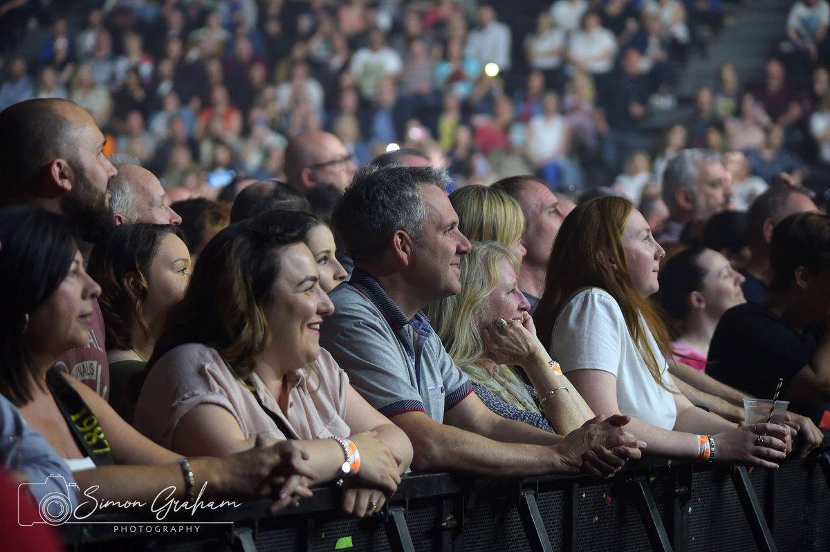 ⚡️ This time, last night, with <a href="/bryanadams/">Bryan Adams</a> ⚡️

📸 <a href="/simonsphotos/">Simon Graham</a>