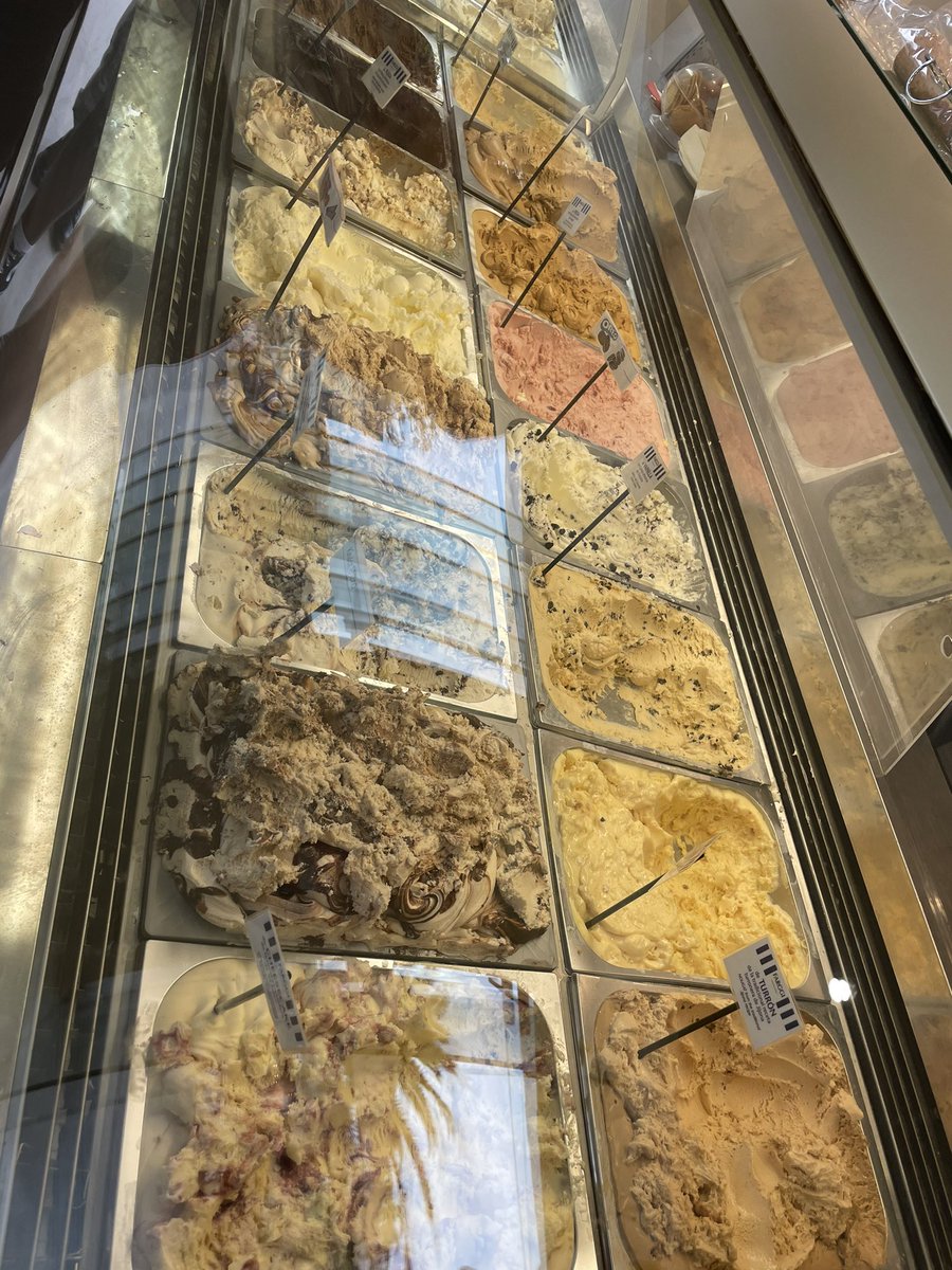 STA_PEd's tweet photo. Nice evening walk for some ice cream 🍦 🇪🇸 https://t.co/C3Bswk0vHU