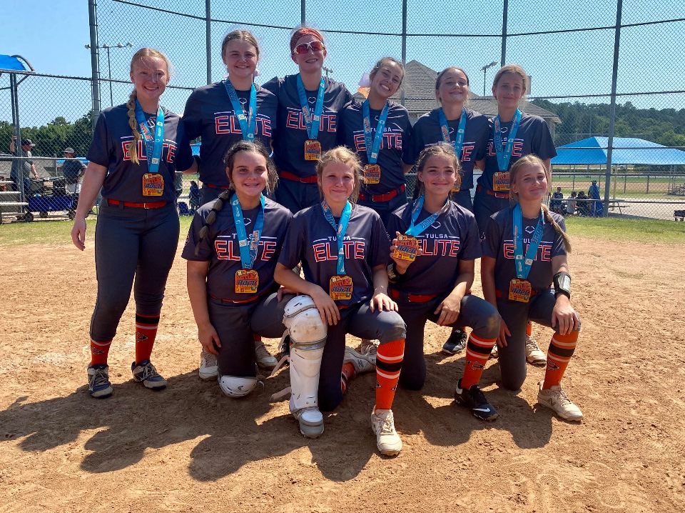09Tulsaelitear's tweet photo. So proud of these girls @cowartsports premier bracket champs at the Battle of the Rock. Great things coming for these girls. Next up Road to the Show. https://t.co/fPSY1gQnPE