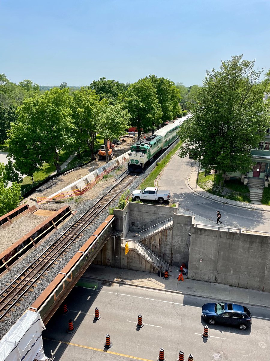 guelphanderson's tweet photo. Just a quick update on the Wilson St bridge removal for Metrolinx @GOtransitKT enhancements in @cityofguelph! South span is nearing 50% removal. Still on schedule to be wrapped up by this Friday! (Bonus: the arrival of an afternoon eastbound train for Union) https://t.co/MdpDj4OaA8