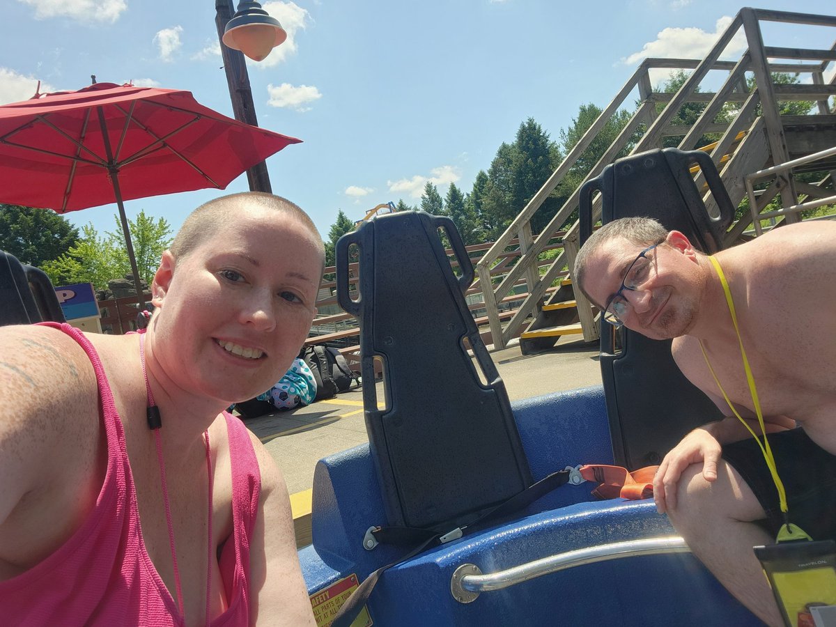 mileycfan4eva's tweet photo. Fun day at @DorneyParkPR with my P.I.C pic 1 #dorneypark #funinthesun #sureishot #MemorialDayWeekend #MemorialDay Thanks for a great day #DPBestDay https://t.co/4gWGdSXuIC