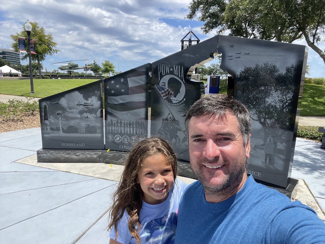 Enjoying Memorial Day with my family. Remembering my dad’s service as a green beret and teaching my kids to be grateful to those who protect our country. Thank you to all who serve… past, present and future. 🙏🏻 #MemorialDay