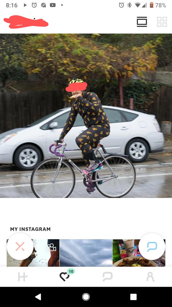 #pizza #pizzadelivery #onzie #lifegoals Why yes he can multitask, as long as pizza is involved.