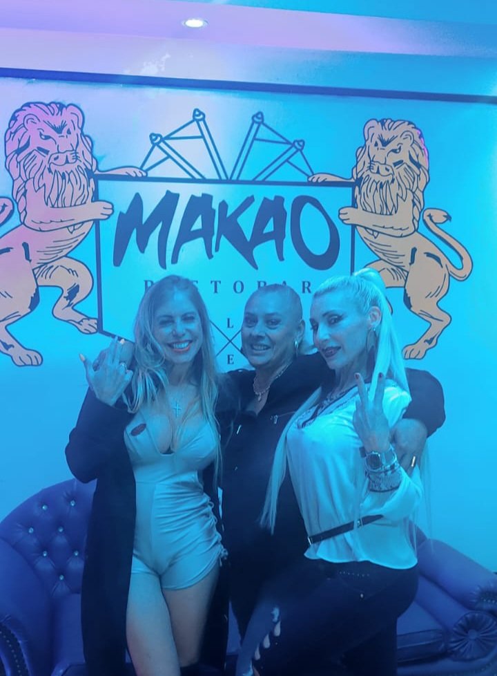 Castl1Mari's tweet photo. #Tres #Rubias....#MariCastél💋 
#GeniAlves #LourdesPerea.
#Programa #Modaybelleza🎬 https://t.co/7PclGhNUK7