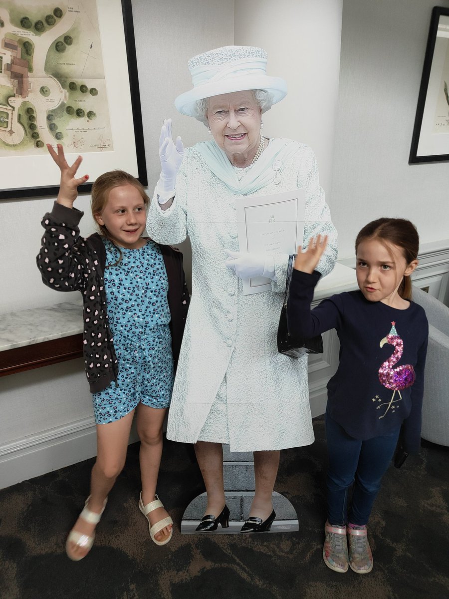 stfcmezza's tweet image. The girls living it up with royalty today #hiltonpuckruphall