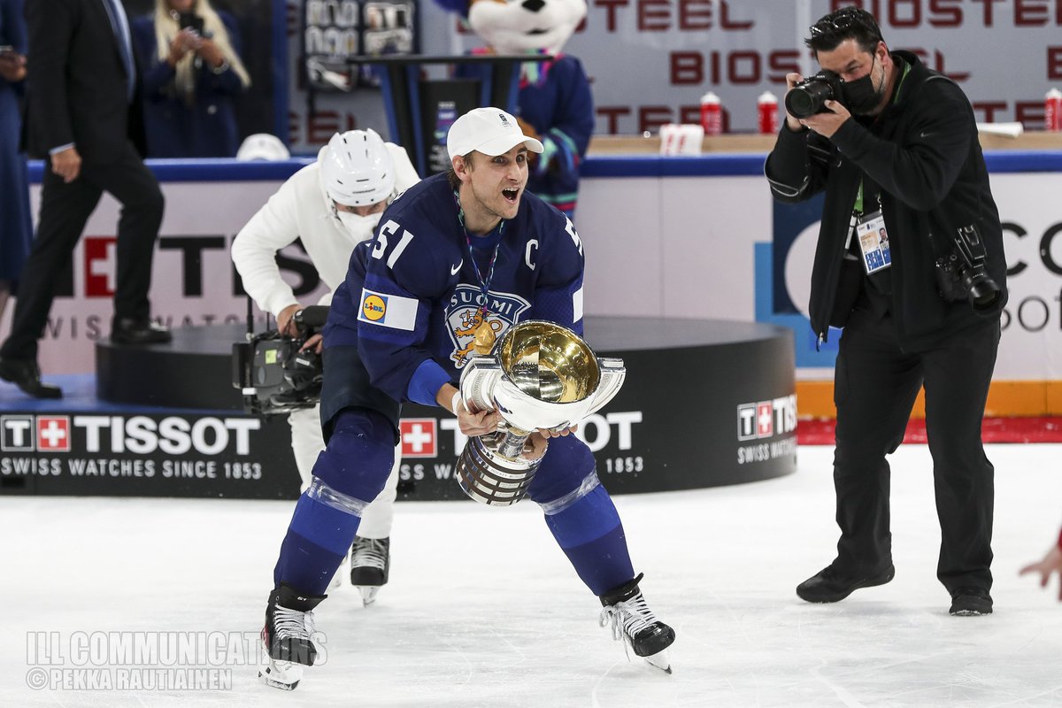 rautiaine's tweet photo. Kapteeni. Triple kulta klubin jäsen. Valtteri Filppula 🥇🥇🏆🫡 #Leijonat #mmkisat #iihfworlds #Suomi #ValtteriFilppula #kapteeni https://t.co/V3xLdvYZ18