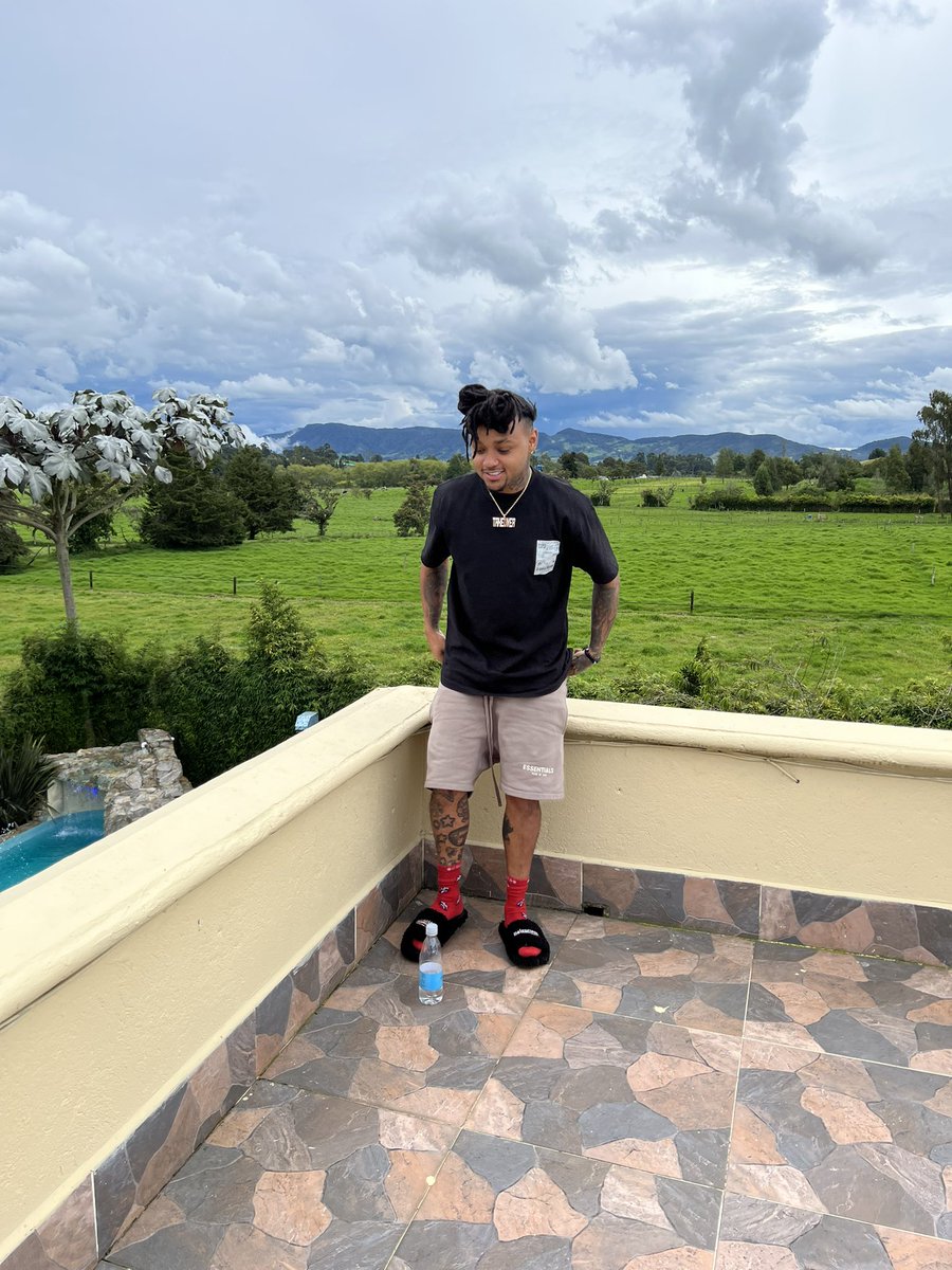BTake0ver's tweet photo. 🇨🇴🇨🇴🇨🇴 https://t.co/gcDdqmHct4