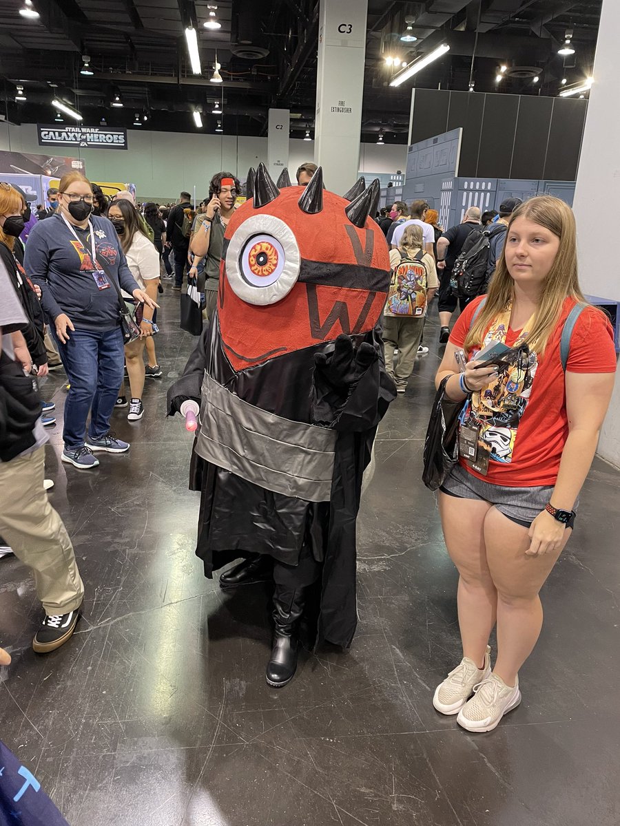 SolidGoldstein0's tweet photo. Some great mashup cosplays at #StarWarsCelebration 2022!! https://t.co/PV1TmzbPKd