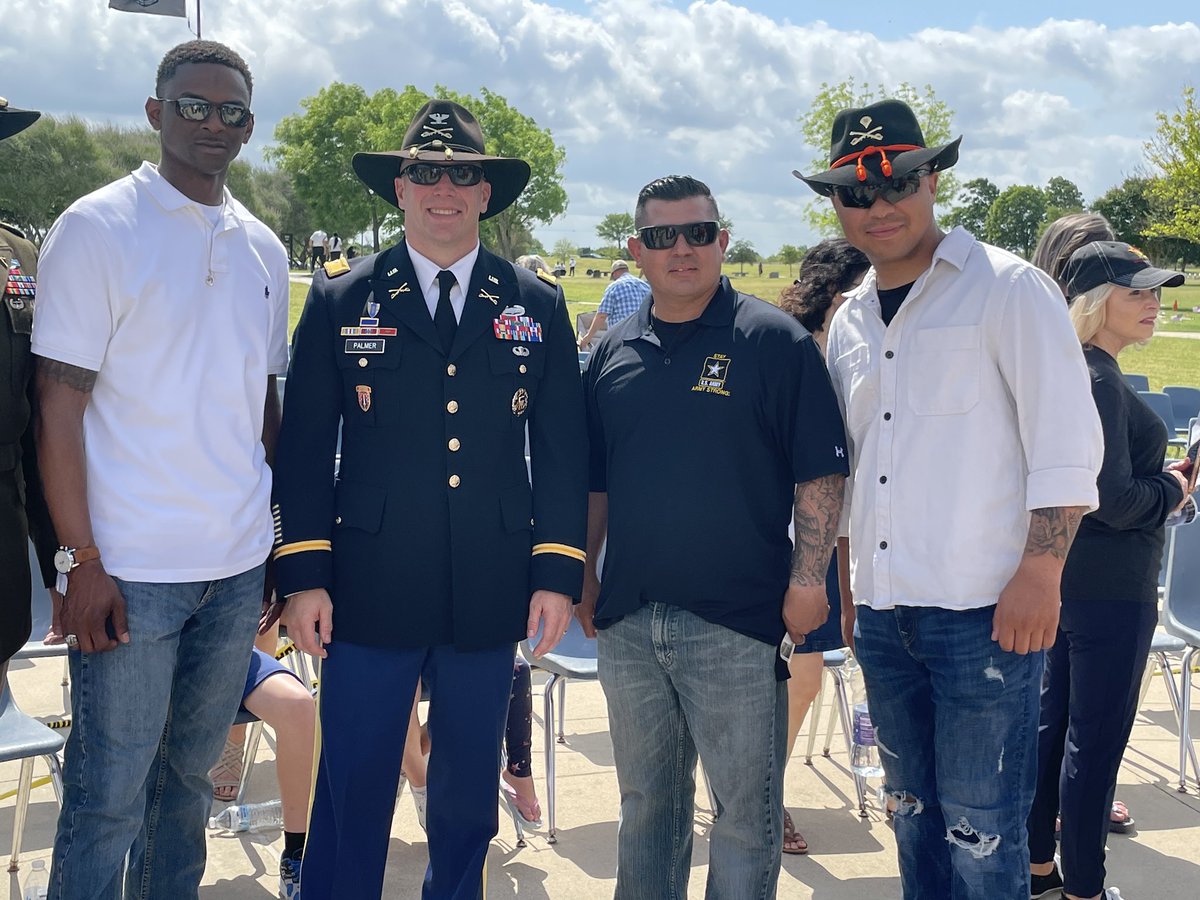 <a href="/1stCav2bct/">Black Jack Brigade</a> CDR Col.
lan Palmer, participated in the #CENTEX #MemorialDay2022 ceremony with #Killeen &amp;
#HarkerHeights community leaders,
#Veterans and #GoldStarFamilies to
honor the service and sacrifice of fallen #servicemembers. #CAVLegacy 
<a href="/USArmy/">U.S. Army</a> <a href="/1cav_cg/">1cav_cg</a> @iii_corps