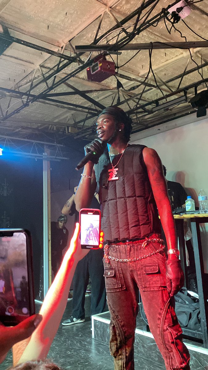 draudt_james's tweet photo. @lanceyfouxx in Houston last night https://t.co/Kp2aAV5eue