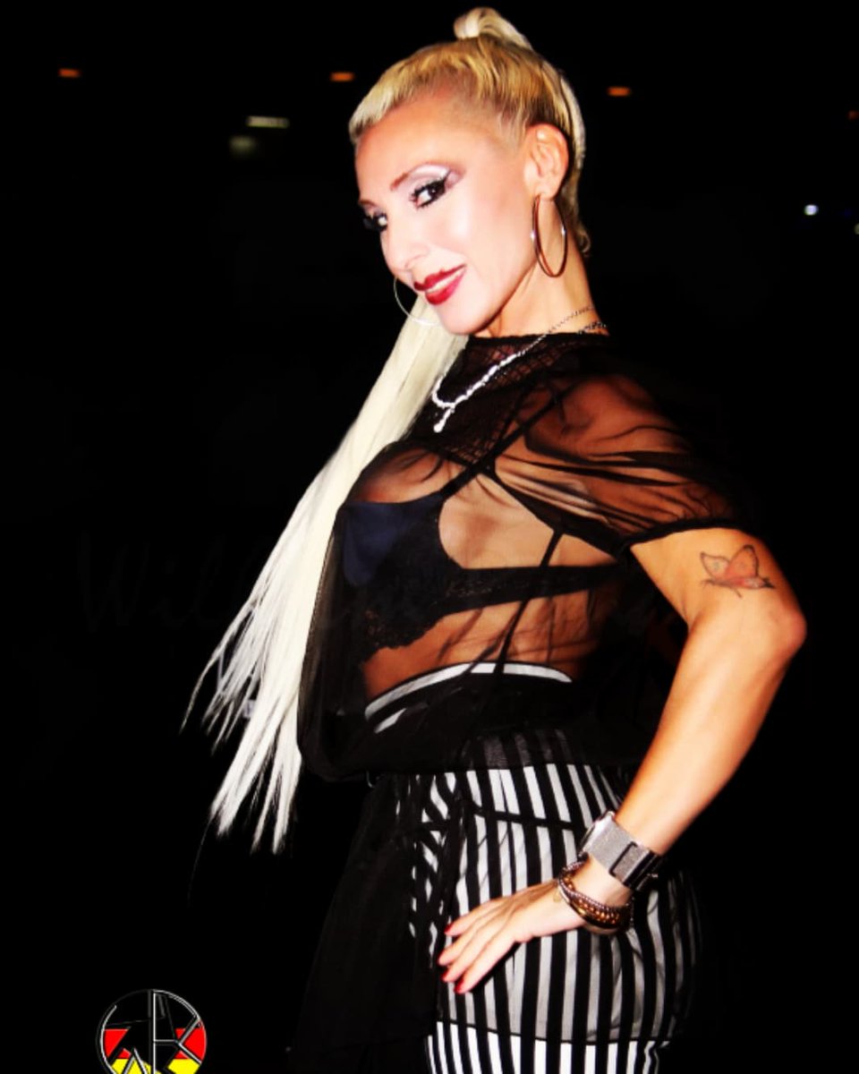 Castl1Mari's tweet photo. #Eventos #Limeños
#Glamour #fashion 2022
#MariCastél💋 https://t.co/Ha5L5GDIMT