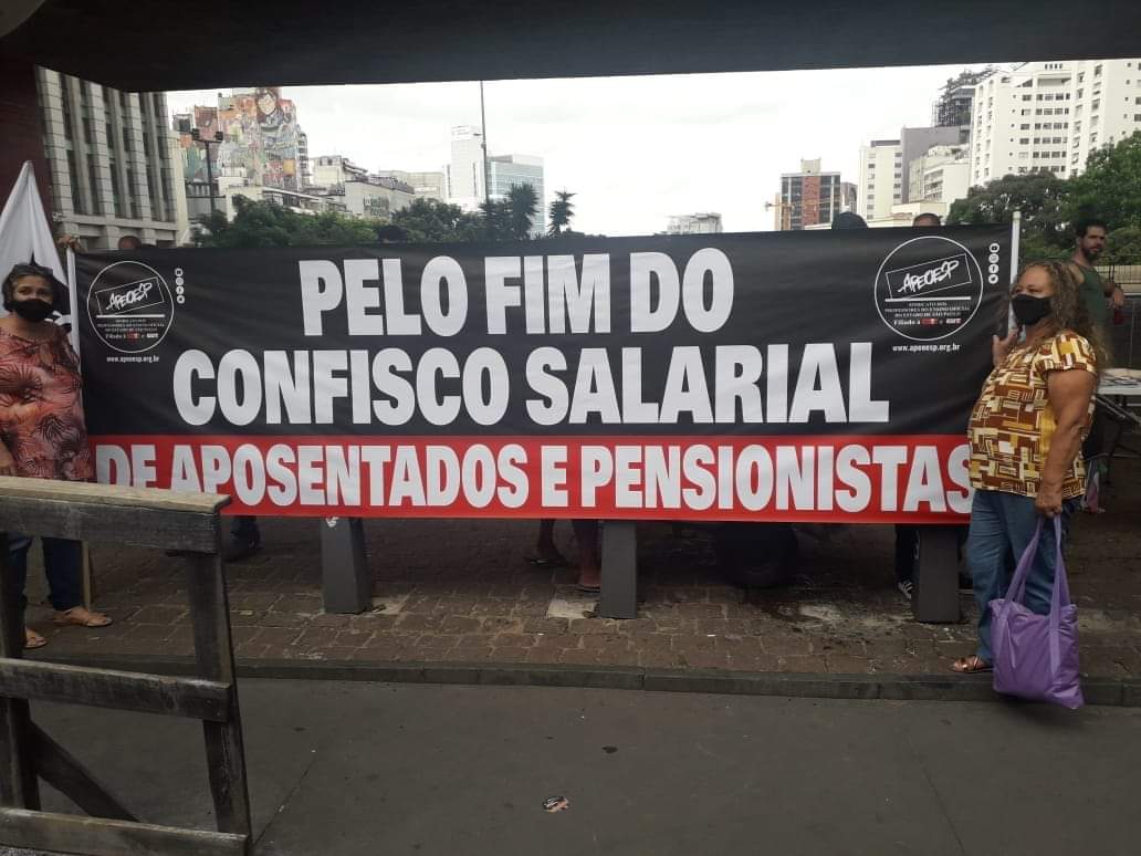 Drica51752757's tweet photo. @AnnaServelhere @jdoriajr @rodrigogarcia_ @roberto_morais @carlaopignatari @dep_martacosta @alepereira_dep @DelegadoOlim #AtitudeRodrigoGarcia 
Srs.deputados, a verba de gabinete está em dia?
Nossos proventos NÃO. https://t.co/SRtAc9cKWs