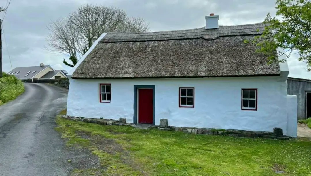 Heritage Houses Of Ireland on Twitter "An Cheathrú Rua, Conamara. A