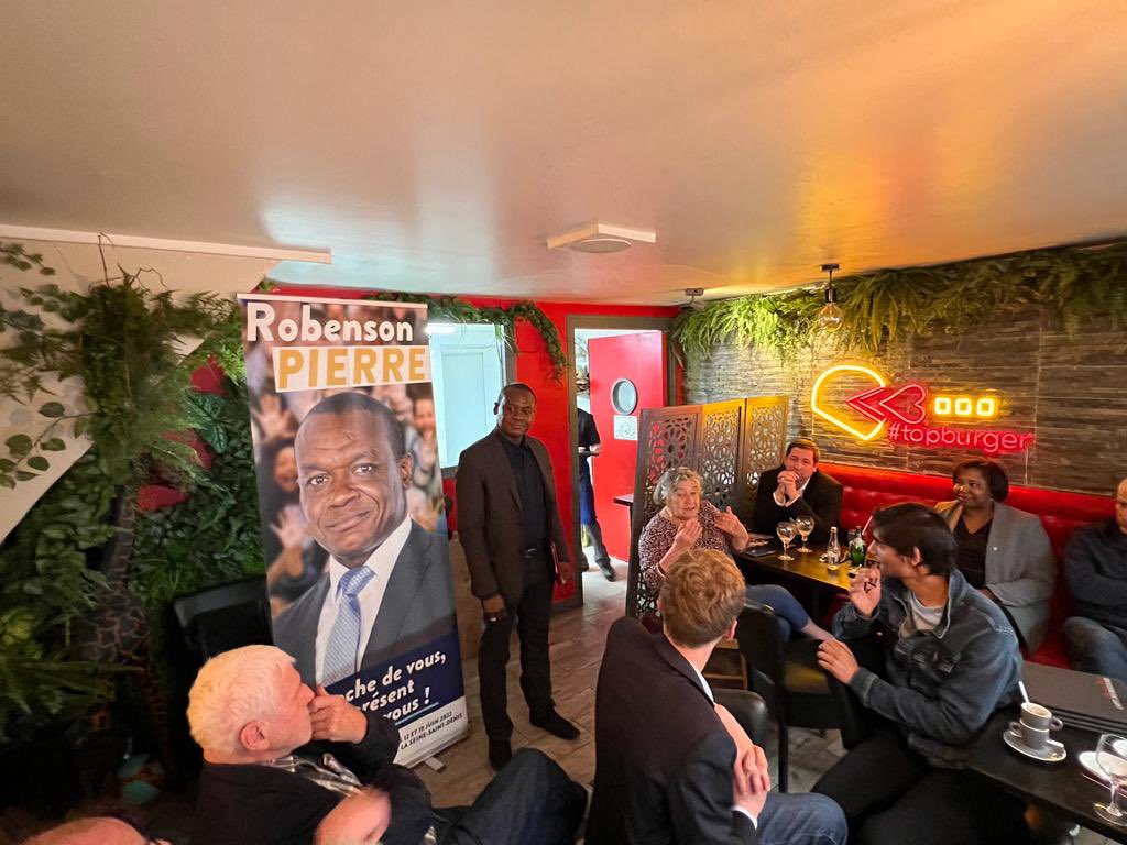 AvecRobensonP's tweet photo. Merci aux militants et sympathisants de s’être réunis en ce jour autour de moi, 
la victoire est proche ! 🇫🇷 https://t.co/AwZSmFf87f