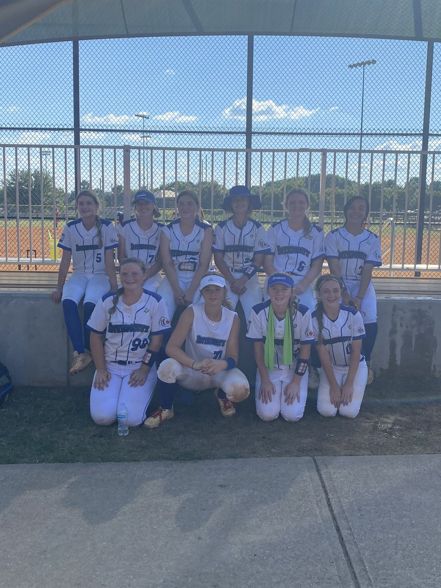 tatumallen_00's tweet photo. So proud of my girls this weekend! We got 3rd place out of 31 teams!!@TrevorGore6 @IntensityGore #intensitygore https://t.co/0bpVWXJmMw