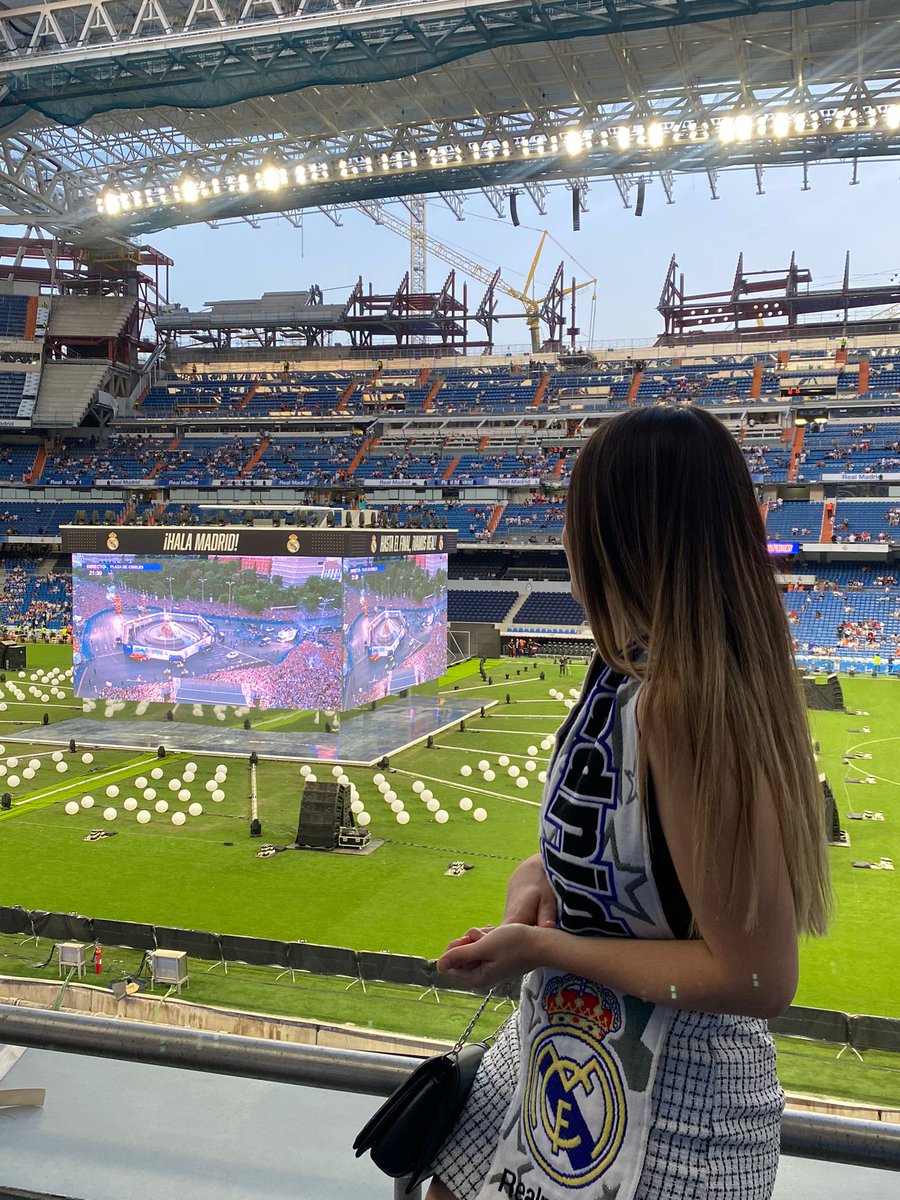 tamaragcas's tweet photo. Que bonito es ser del Real Madrid 💜 https://t.co/cjo07cmTqG