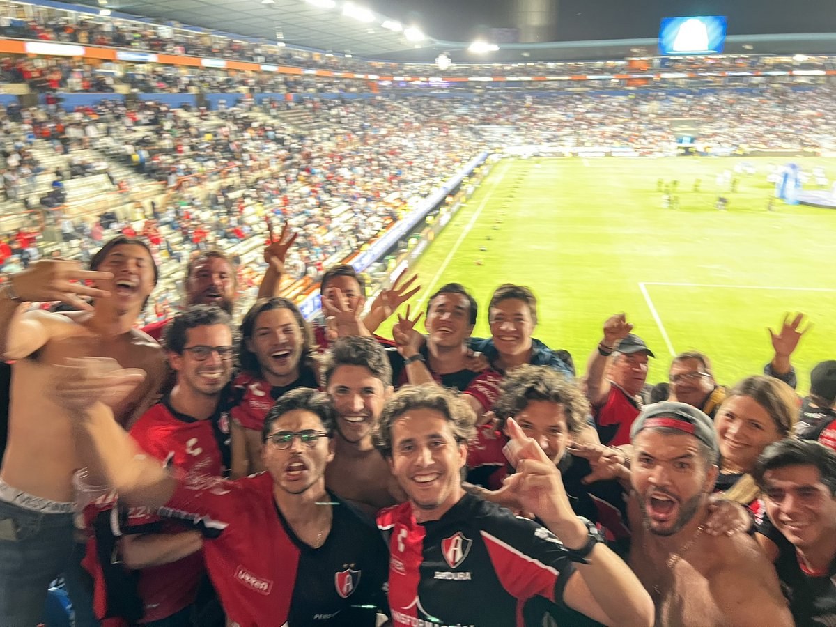 roher25's tweet photo. #Junto2 #Cr3amos la #Histori4 !! ❤️🖤 BICAMPEONES!! ⭐️⭐️⭐️🏆🏆 @AtlasFC https://t.co/GXDW4KjtgQ