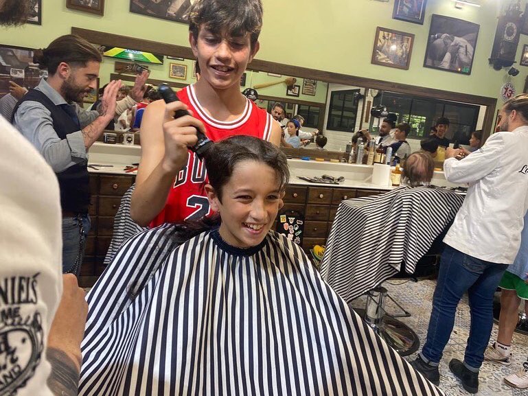 Mini 2010 Masc, uno para todos y todos para uno!! Nunca caminarás solo!! Equipo! Grandes! 👏👏

Muchas gracias a Grupo La Barbería por ayudar a nuestro equipo de esta forma 👏🏼👏🏼