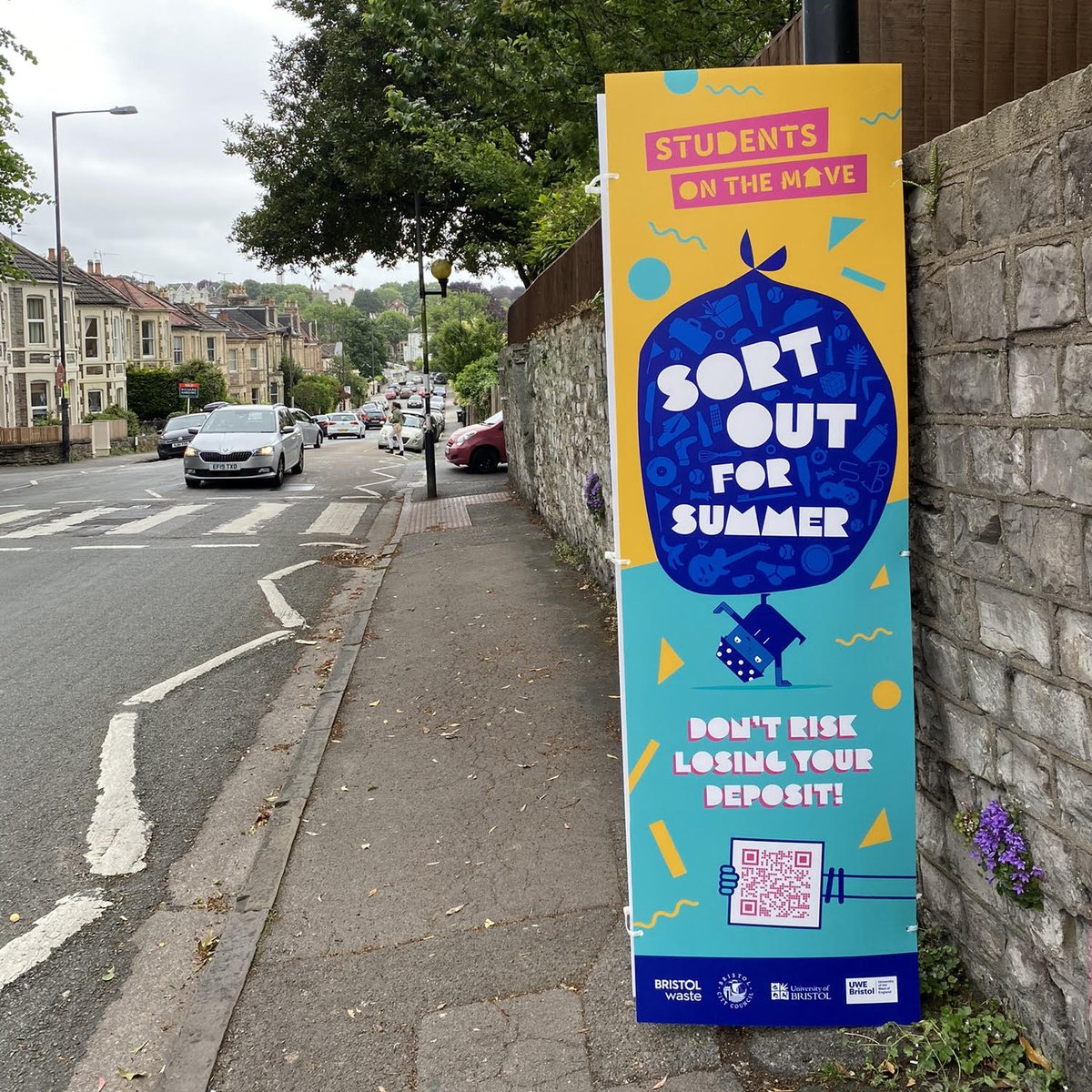 We've been working hard to support #StudentsOnTheMove, in collaboration with <a href="/BristolWaste/">Bristol Waste</a>, <a href="/BristolCouncil/">Bristol City Council</a>, <a href="/BristolUni/">University of Bristol</a>  &amp; <a href="/UWEBristol/">UWE Bristol</a>
There will be more kerbside bins this summer, easier access to recycling centers, discounted bin hire &amp; more - don't risk losing your deposit!