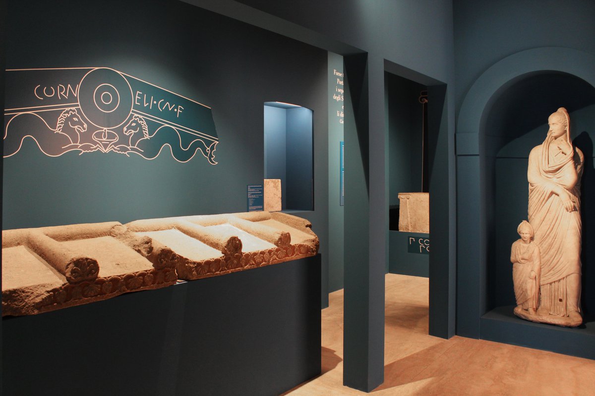 museiincomune's tweet image. Una mostra ai #MuseiCapitolini dà conto delle cariche pubbliche dei magistrati di età repubblicana, il #cursushonorum, aspetto fondamentale della vita politica di Roma antica. 
Fino al 2 ottobre 2022, per saperne di più:
bit.ly/CursusHonorumC…