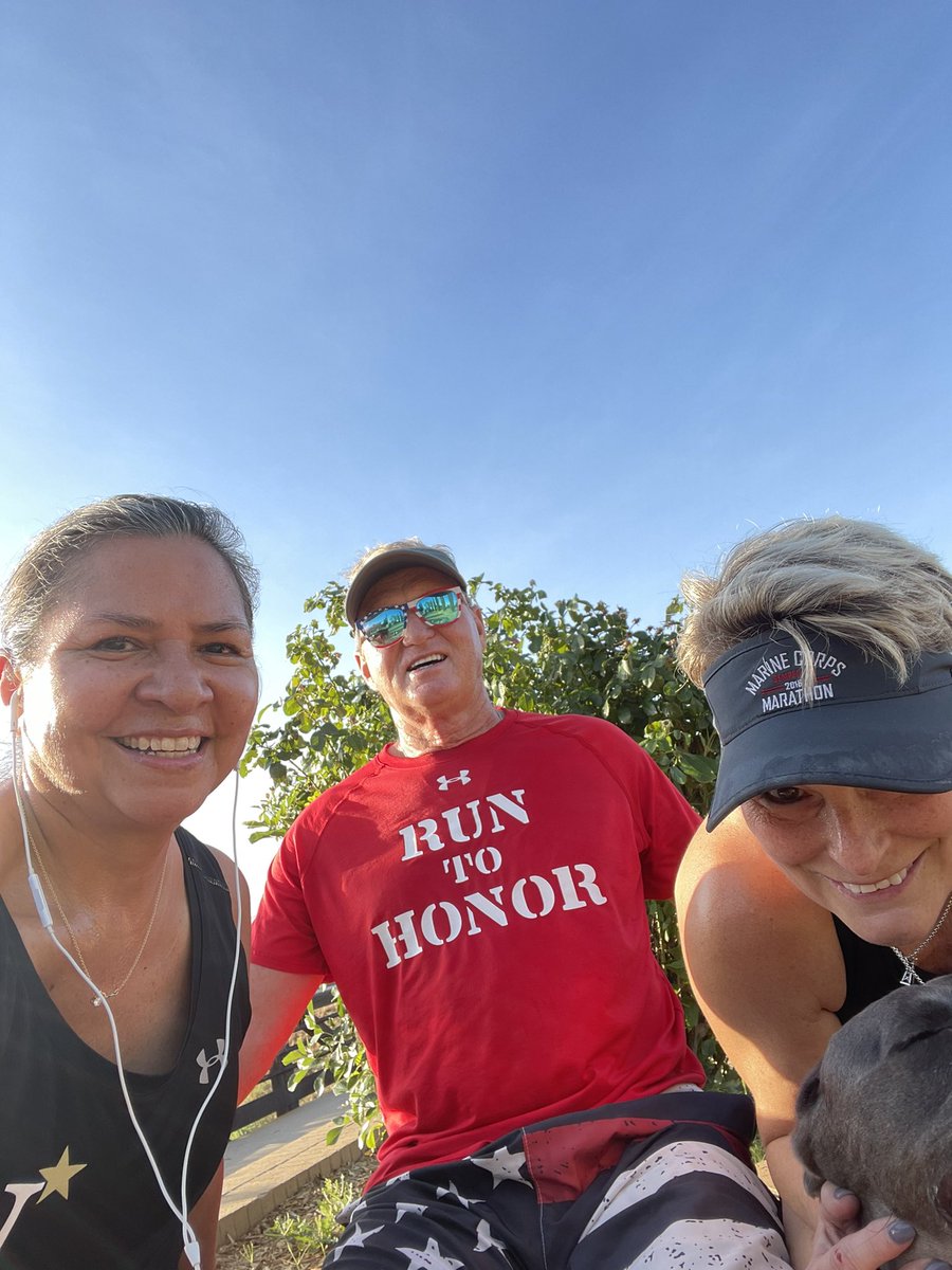 maestraortez's tweet photo. Back in the desert! Memorial Day 10K!! #RunToHonor 🇺🇸♥️🤍💙 https://t.co/qOavxdZrxn