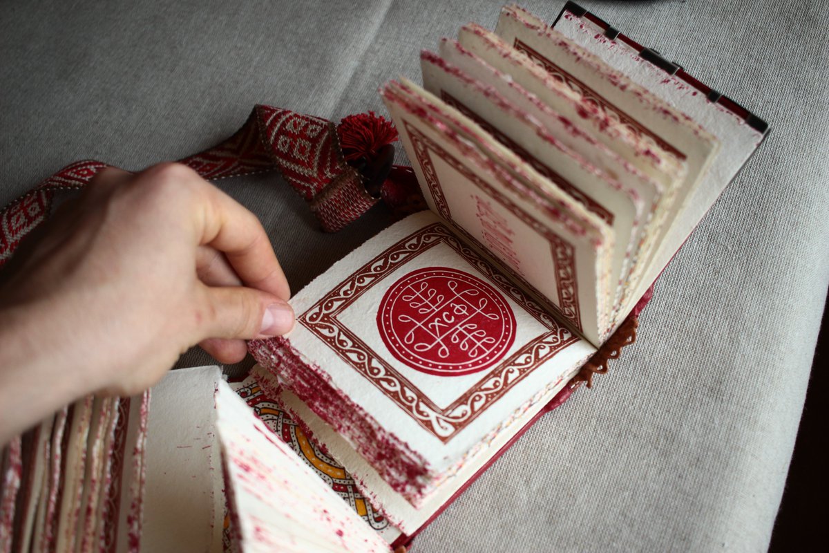 iostopan's tweet photo. The book inside is a detailed guide for different types of magical amulets and symbols. It includes amulets with a protective function as against disease or betrayal, and with a wishing role as for luck, health and love.

#artistbook #bookarts #stopan https://t.co/5QTLmygJcQ