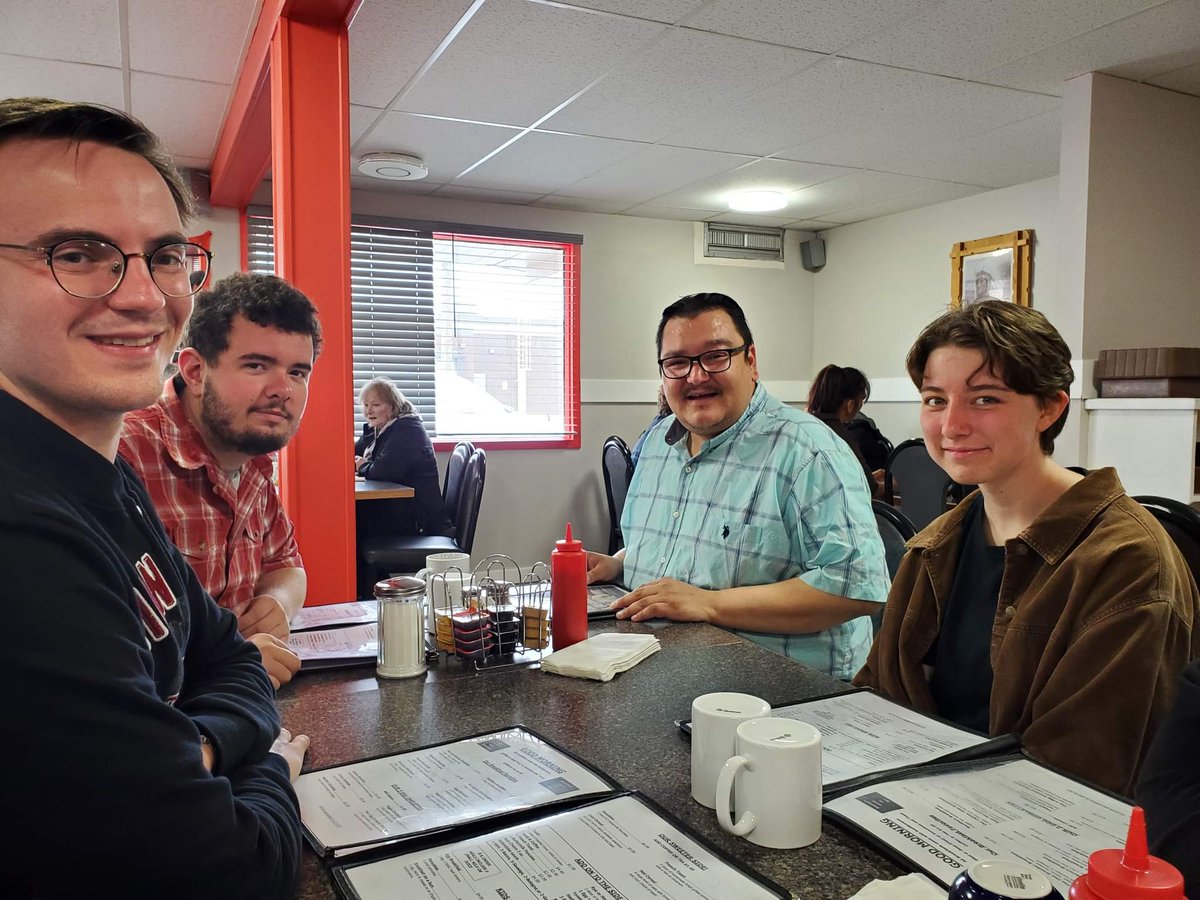eric_redhead's tweet photo. Thanks Manitoba Young New Democrats @MYND_JNDM for knocking doors in Thompson with me this weekend.

Glad we got to talk about issues that matter to young Manitobans like affordable housing and tuition, and climate action.

Young people belong in politics!

#mbpoli https://t.co/KdcseqYLDC