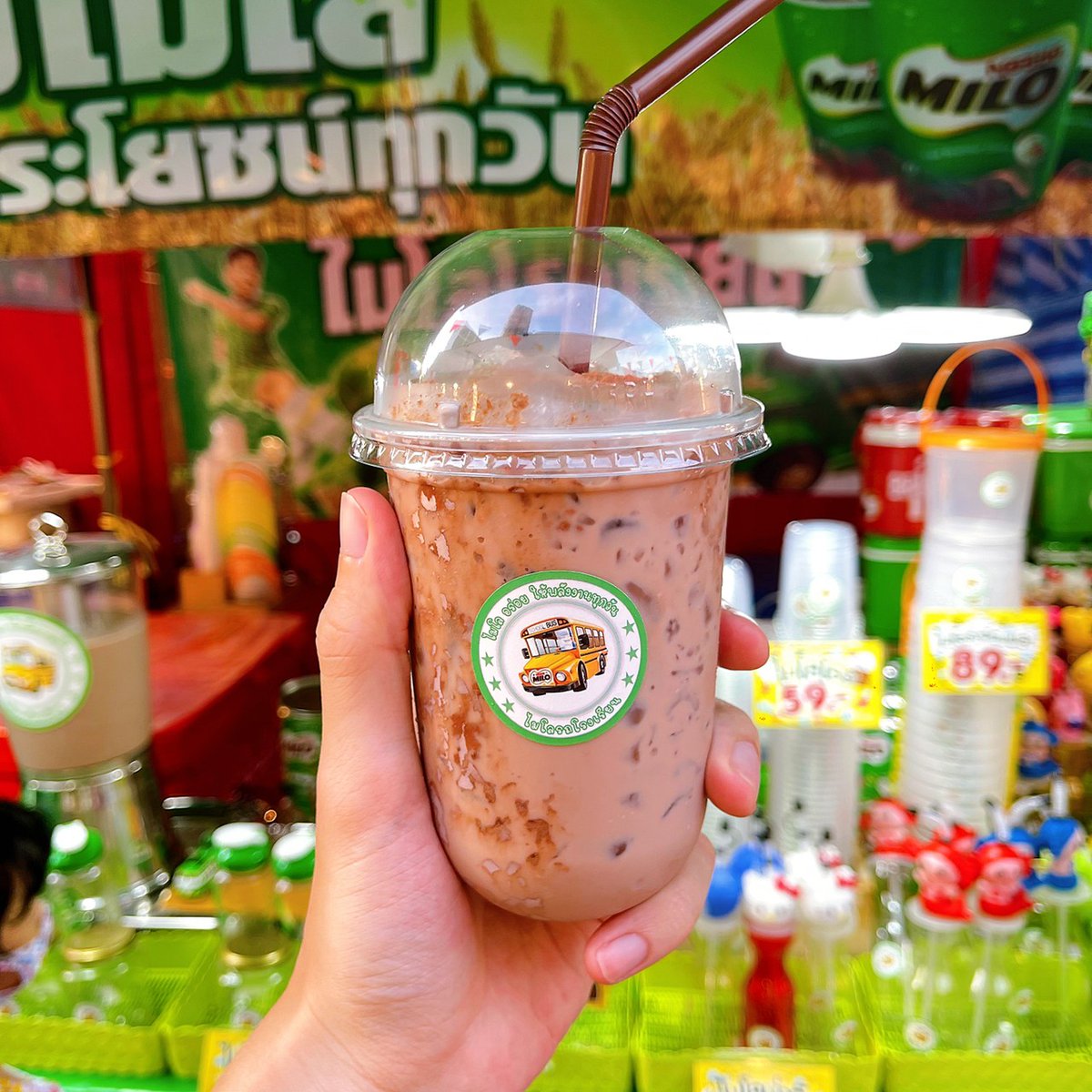 Mearraii's tweet photo. 📍ตลาดย้อยยุคเจริญกรุงแฟร์ ตรงลานจอดรถวัดสุทธิ กิจกรรม ของกินของใช้เพียบ ชิงช้าสวรรค์ รถบั๊มพ์ ตักปลา ปาโป่ง บิงโกมีให้เล่น ไมโลโรงเรียน ไข่หมึก ยำ จุกๆไปเลยจ้า ตั้งแต่วันนี้ - 5 มิ.ย. 65 @aroii @aroiipaiadk @Kin24hrs #มีอะไร #มีอะไรกิน #อร่อยบอกต่อ #อร่อยไปแดก https://t.co/UiUODL1d27
