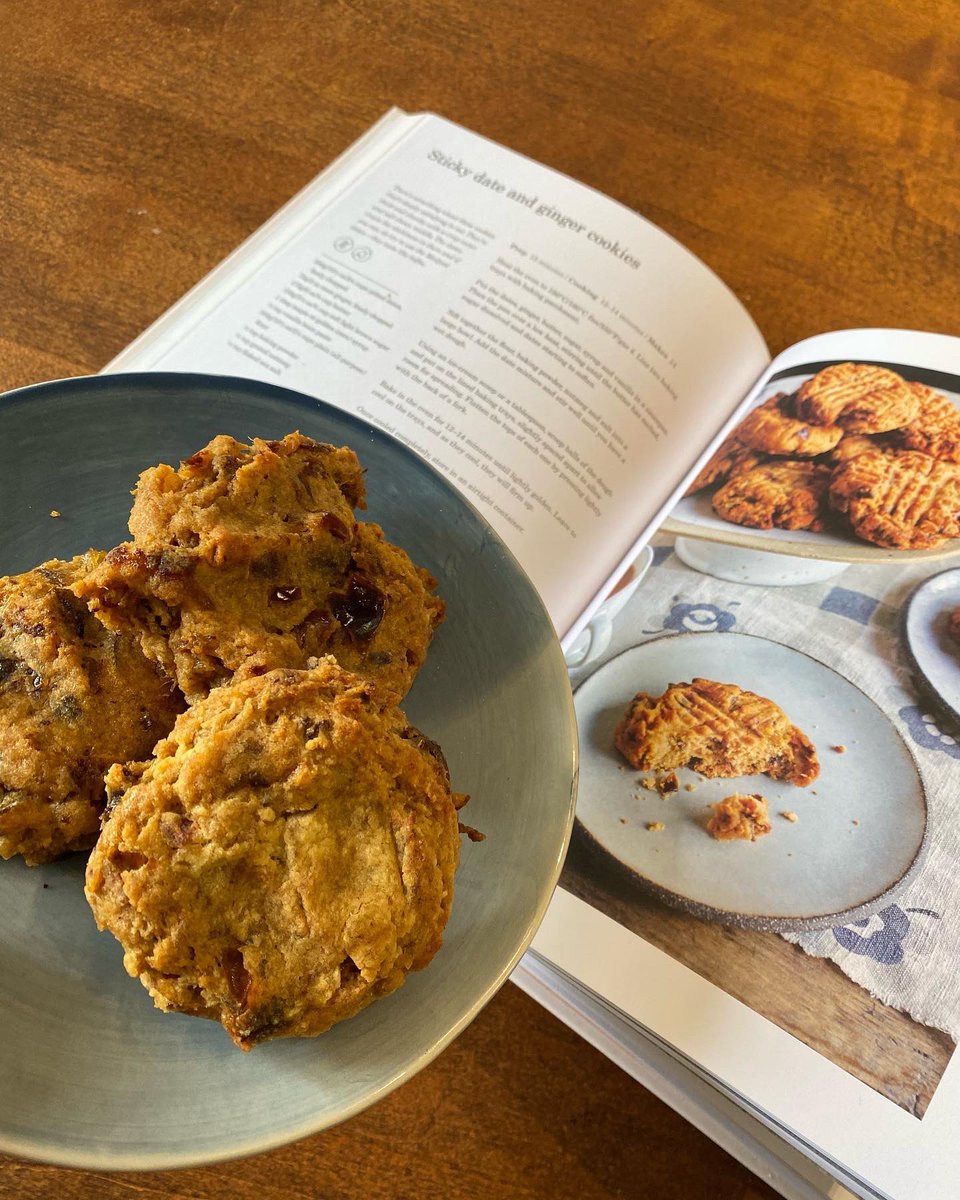 butcherbakerpo1's tweet photo. 🍴BBPM Recipe of the week: Sticky date &amp; ginger cookies 🤎 @cookwithjopratt recipe 🤩 🍴

#stickydatecookies #dateandginger #datecookies #cookies #freshlybakedcookies #jopratt #joprattrecipe #bakingpost #baking #foodpodcast #foodpodcaster #foodpodcasts https://t.co/AqK7ViYw3U