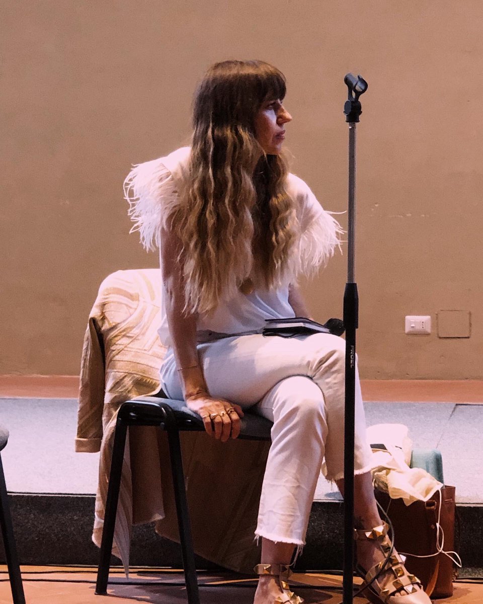 premiorezzori's tweet photo. Grazie a Sara, Alice e Sofia di #Parentesi - un progetto nato dal @PortoStorie - che hanno presentato insieme a #ChiaraTagliaferri il loro documentario “Atipico”. È stato emozionante ascoltare le storie #atipiche presenti nel loro lavoro. Un grazie speciale a @santacroceopera https://t.co/EiOifUednh