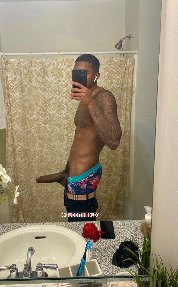 mandingoguccu's tweet photo. I got hacked at 130k 😔 RT me 🍆so my Mutuals &amp; Fans can find me ! https://t.co/9nqoq7Qfnl