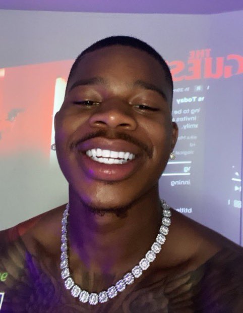 mandingoguccu's tweet photo. I got hacked at 130k 😔 RT me 🍆so my Mutuals &amp; Fans can find me ! https://t.co/9nqoq7Qfnl