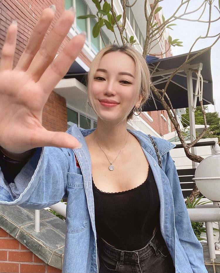 Alicezaa11's tweet photo. time to relax https://t.co/2Go8tLZNsc