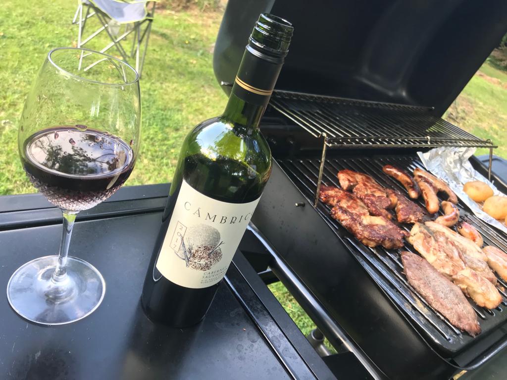 intokildare's tweet image. We don't want you to ever miss an opportunity to enjoy a BBQ this summer! 👨🏼‍🍳☀ 

That's why it's important to stock up on the essentials at @johnstownjim, Swans in Naas, The Nude Wine Co. &amp;amp; Nolan's Butchers of Kilcullen 🍖🍷

👉🏼 intokildare.ie/trip-ideas/sum…

#IntoKildare #SummerBBQ