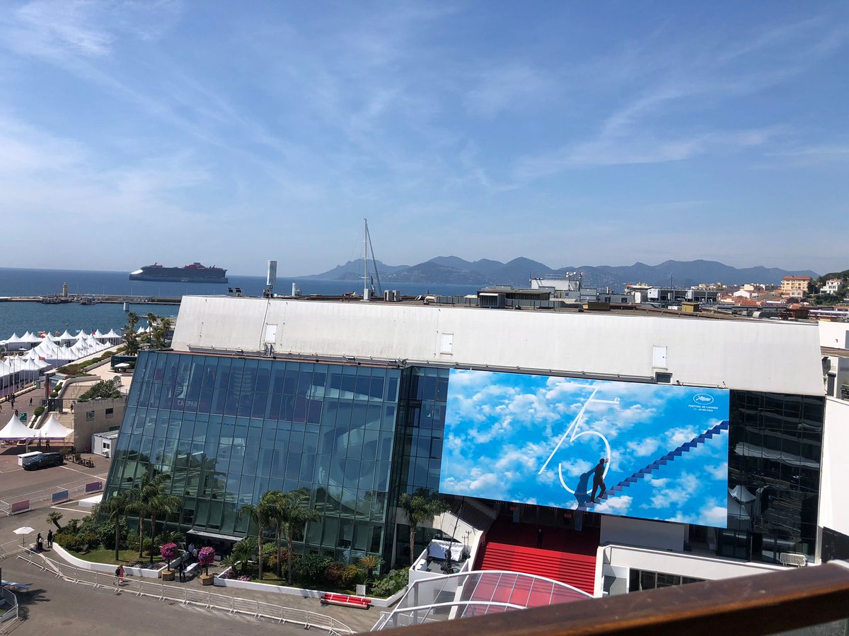 BMNFTCollection's tweet photo. @TewozNFT Cannes was amazing, lots of films, projects and our NFT Team met lots of interesting people! Here is a photo of the red carpet from above ;) https://t.co/khKSg2CDOt
